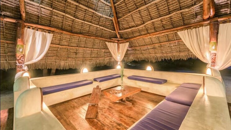 Hakuna Majiwe Beach Lodge 